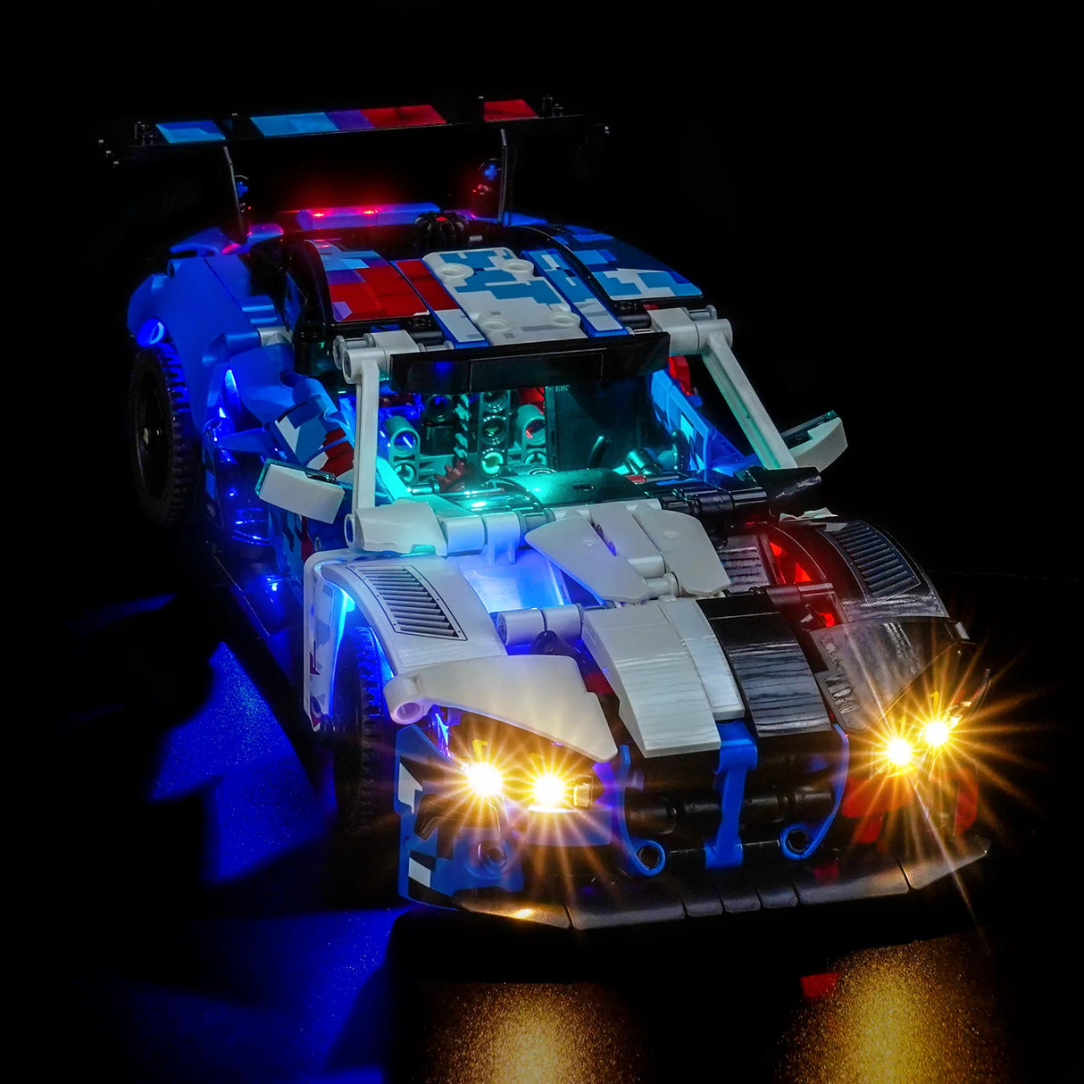 Beleuchtetes Lego Technic Auto mit blauen und roten Lichtern