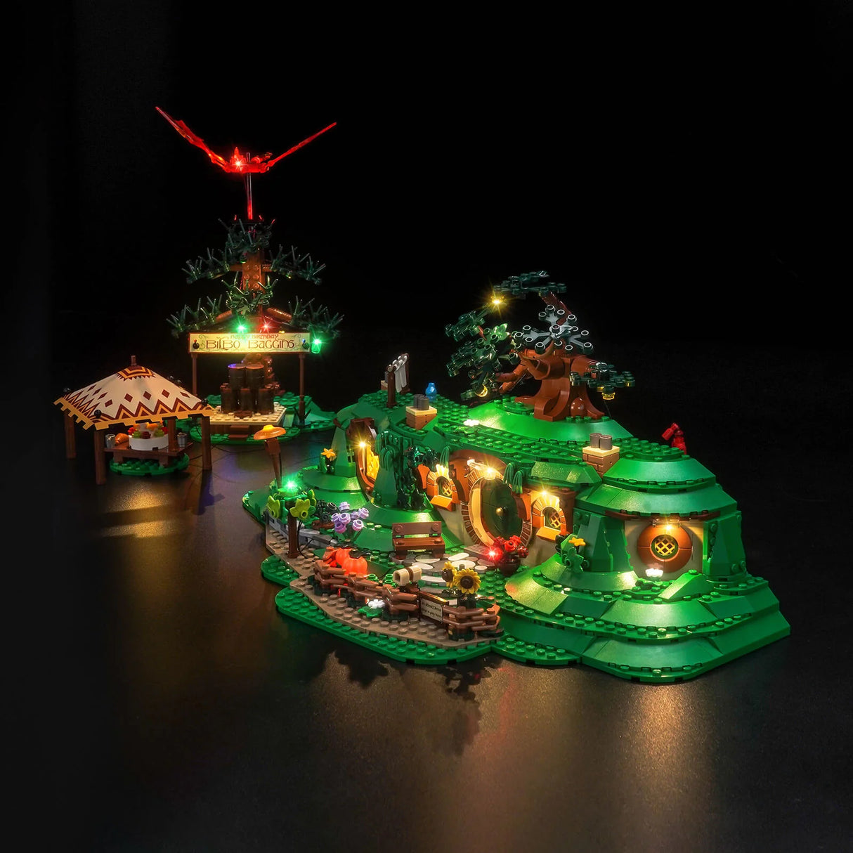Beleuchtetes LEGO Auenland Set mit Bilbos Haus und Partybaum