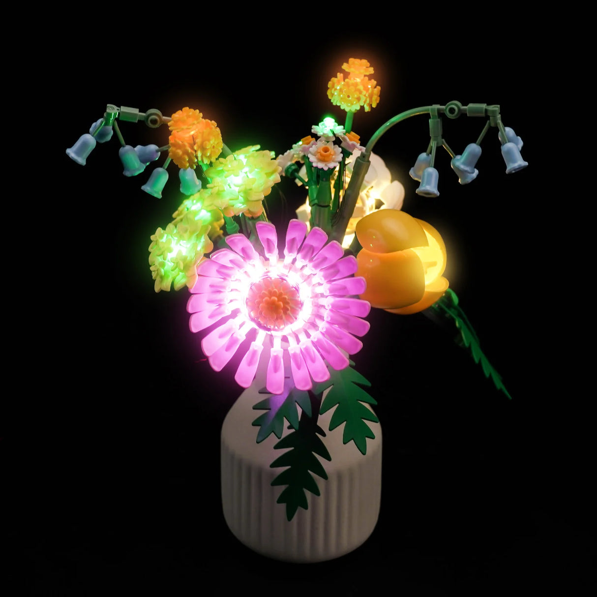 Leuchtende Blumen in einer Vase