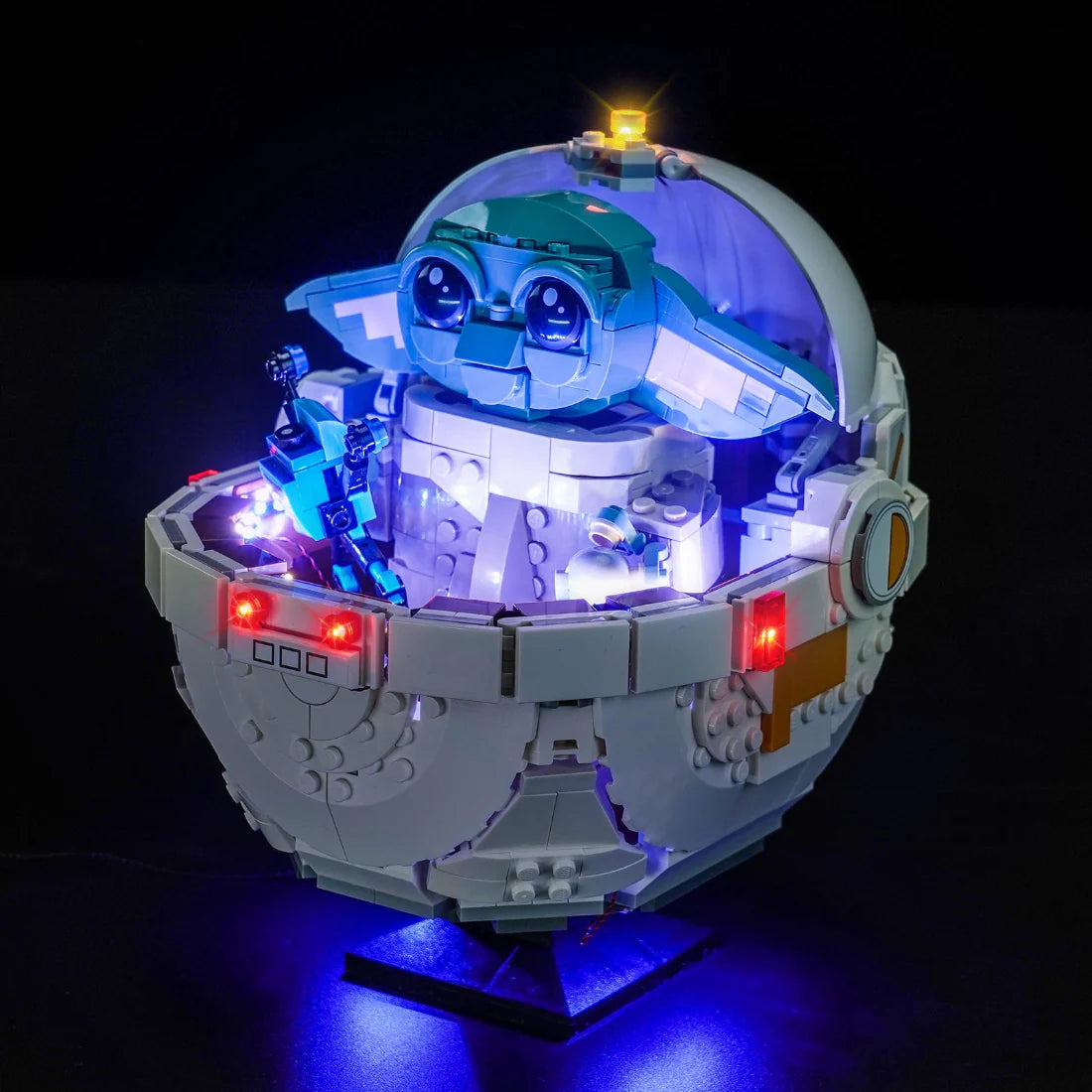 Lego Star Wars Baby Yoda in schwebender Kapsel mit blauer und weißer Beleuchtung