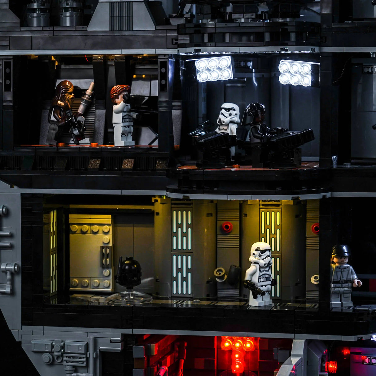 Lego Star Wars Todesstern mit Chewbacca, Stormtroopern und anderen Figuren in beleuchteten Räumen