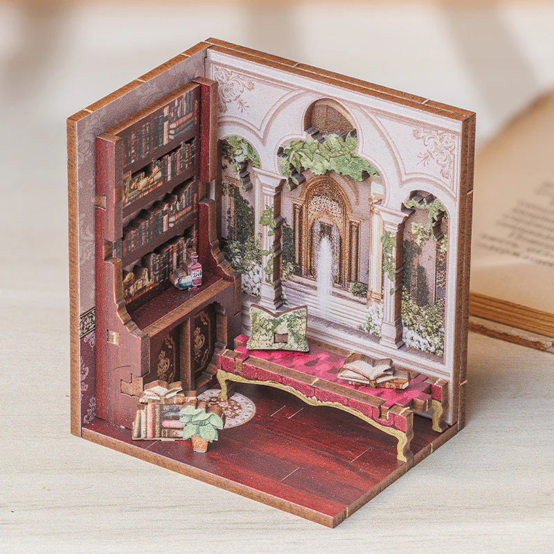 Miniatur-Bücherregal-Einsatz mit detaillierter Bibliothek und Gartenansicht