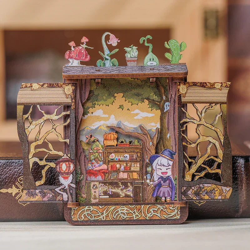 Miniatur-Diorama eines magischen Waldes mit einer Hexe, einem Bücherregal und Pflanzen auf dem Dach