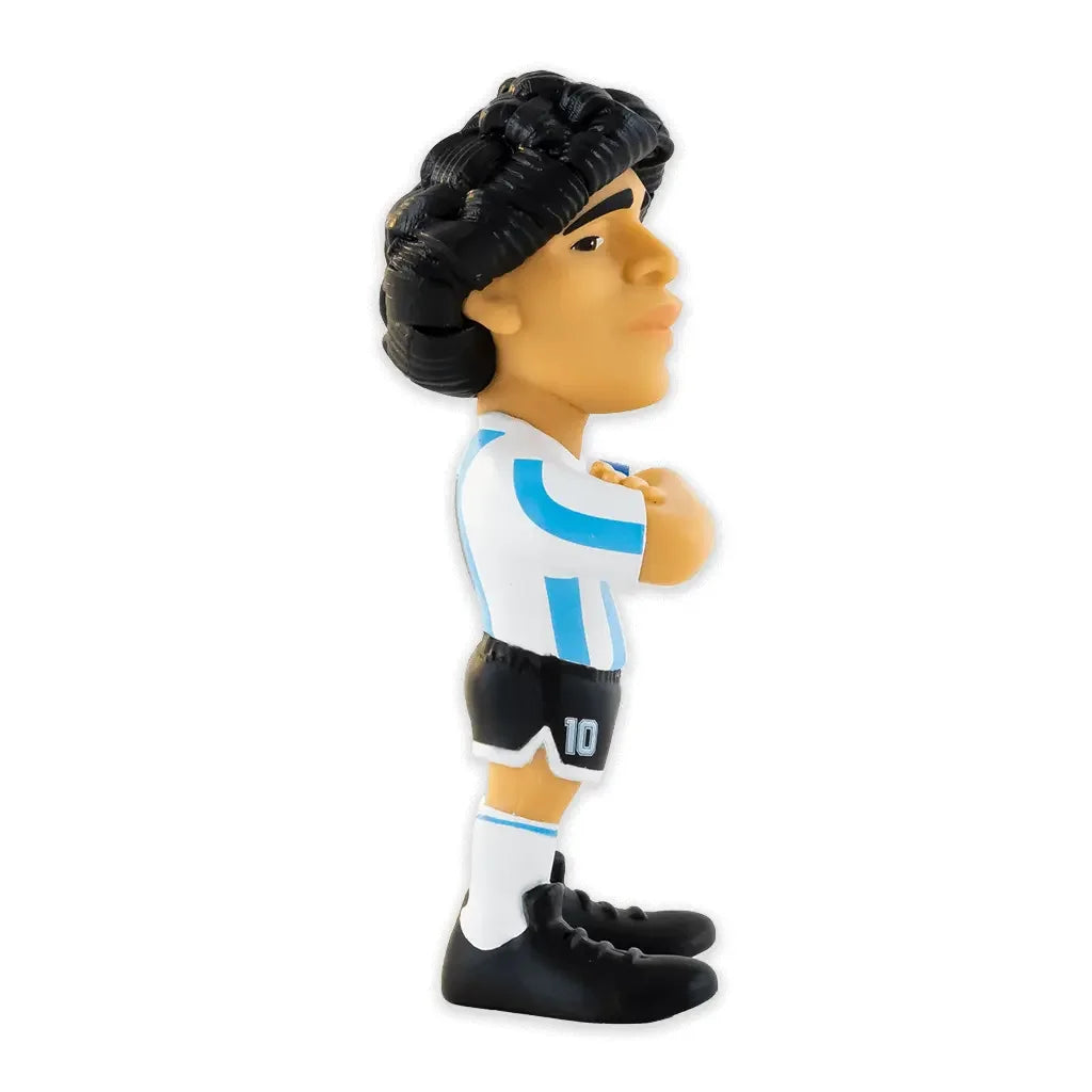 Karikaturfigur eines Fussballspielers mit schwarzen Haaren, weissem und blauem Trikot, Nummer 10
