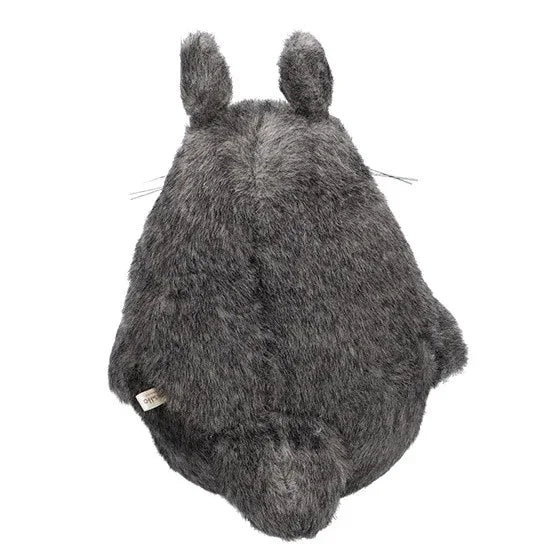 Rückansicht eines grauen Totoro-Plüschtiers mit Ohren und Schnurrhaaren