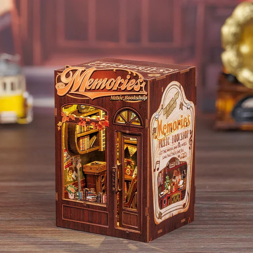 Miniatur-Buchhandlung aus Holz mit Musikinstrumenten und Büchern