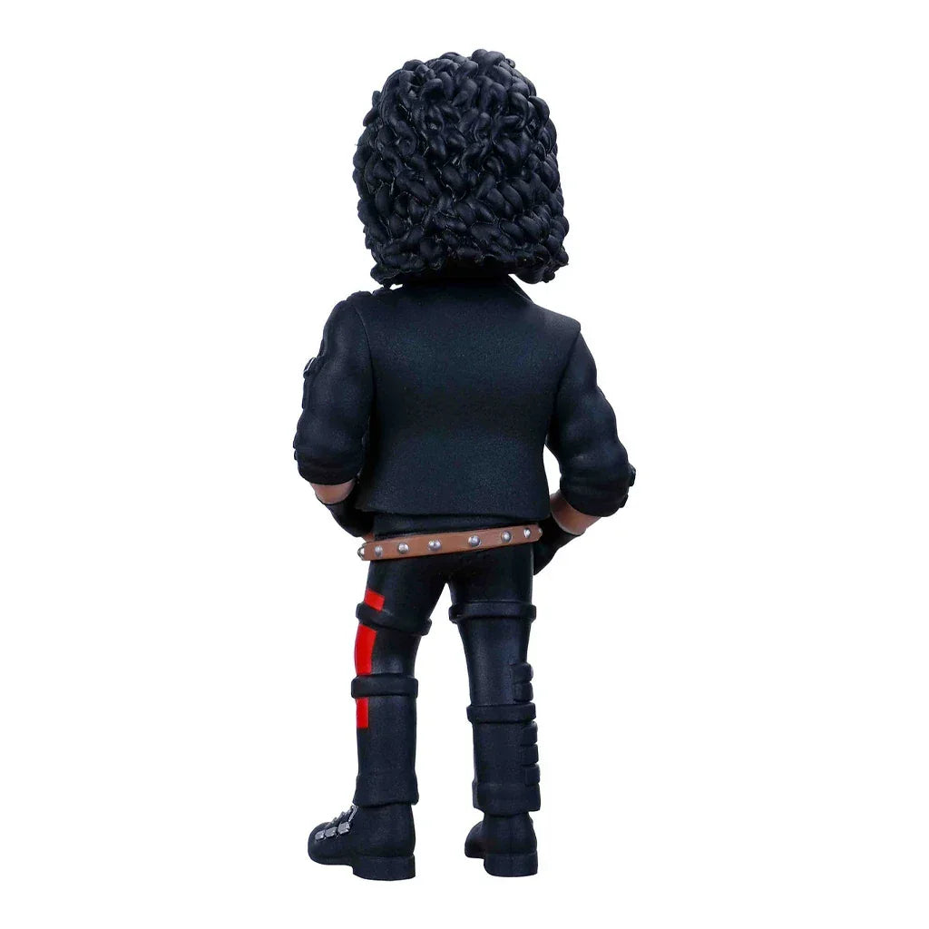 Rückansicht der Funko Pop Figur von Slash mit schwarzer Jacke, Hose mit roten Streifen und Nieten-Gürtel