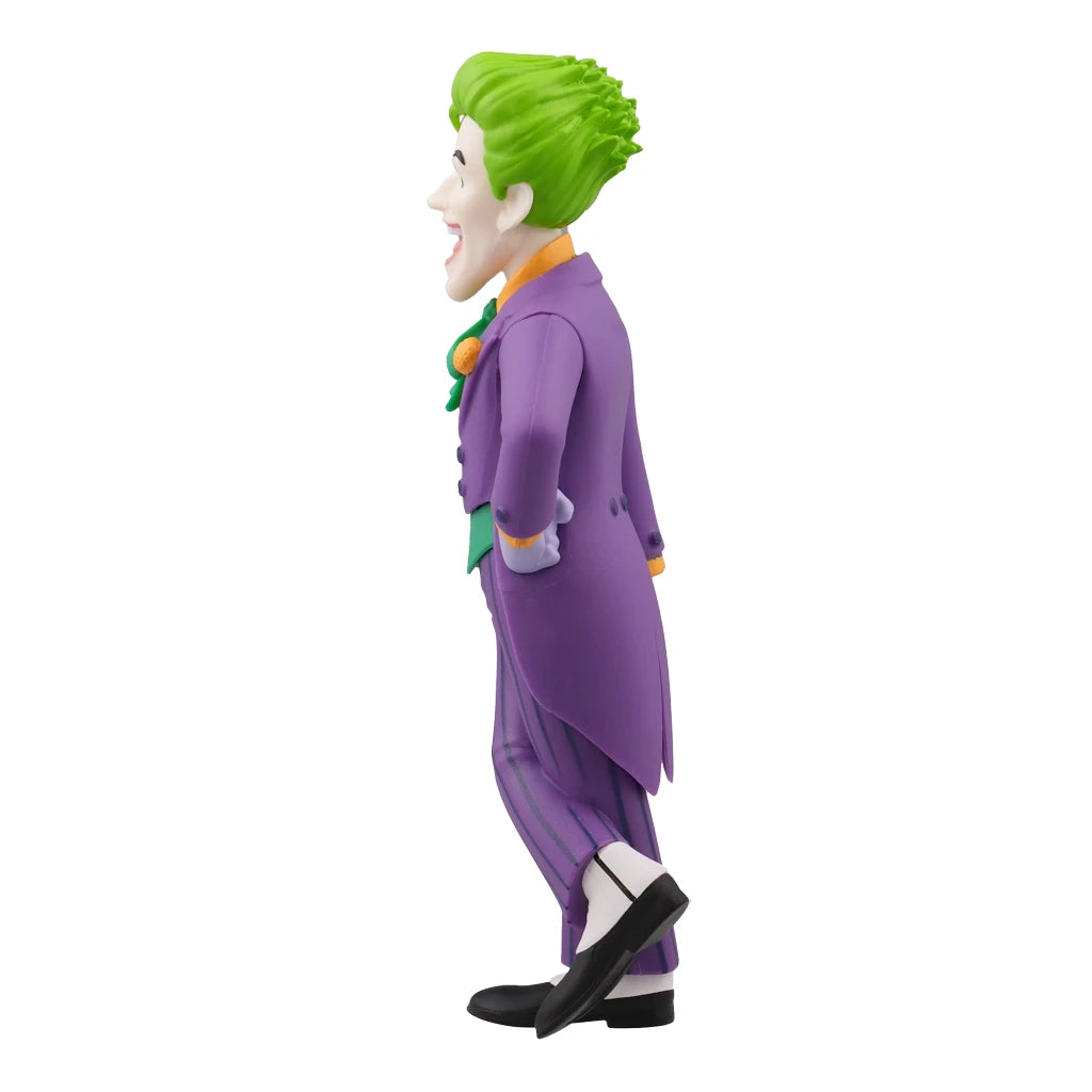Joker-Figur in lila Anzug und grünem Haar, von der Seite gesehen