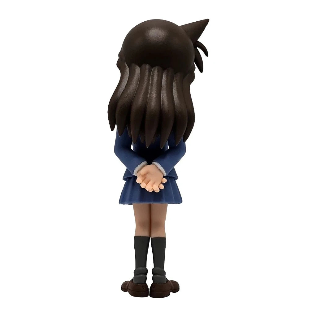 Rueckansicht einer Ran Mori Anime Figur mit braunen Haaren und blauer Schuluniform