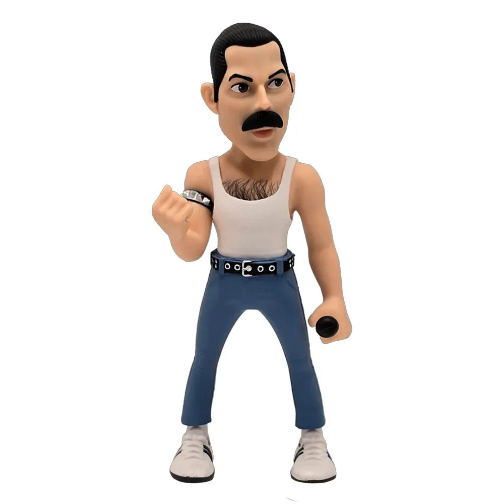 Freddie Mercury Figur mit Schnurrbart, weißem Tanktop, blauen Jeans, schwarzem Gürtel und Mikrofon