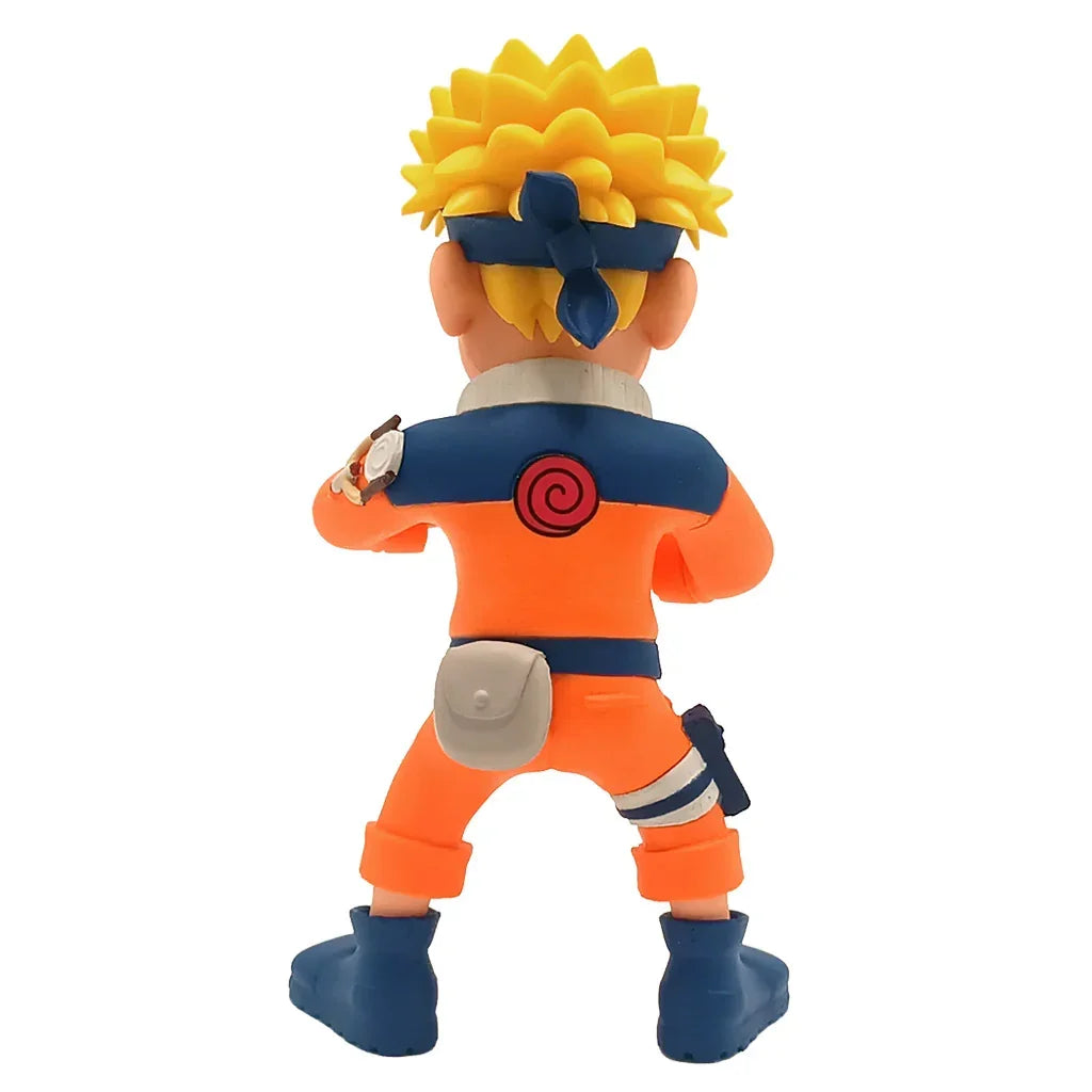 Rueckansicht einer Naruto Uzumaki Sammelfigur in orangefarbenem Ninja Outfit
