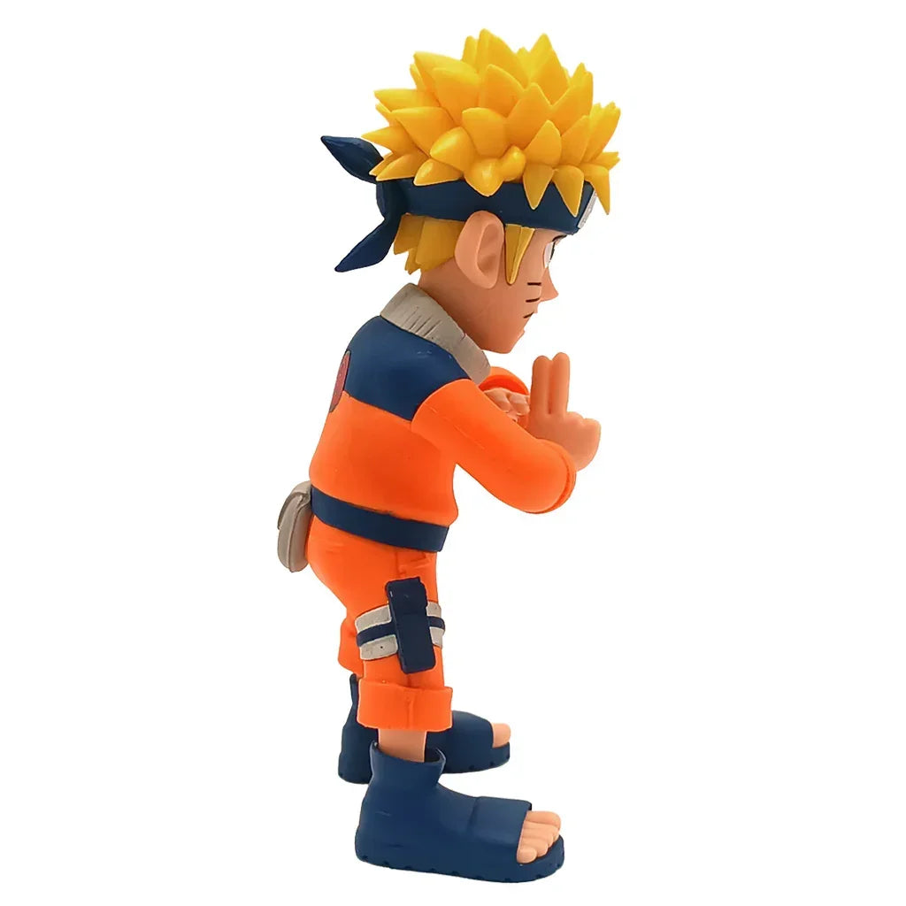 Naruto Uzumaki Actionfigur in orangefarbener Kleidung mit Stirnband in Seitenansicht
