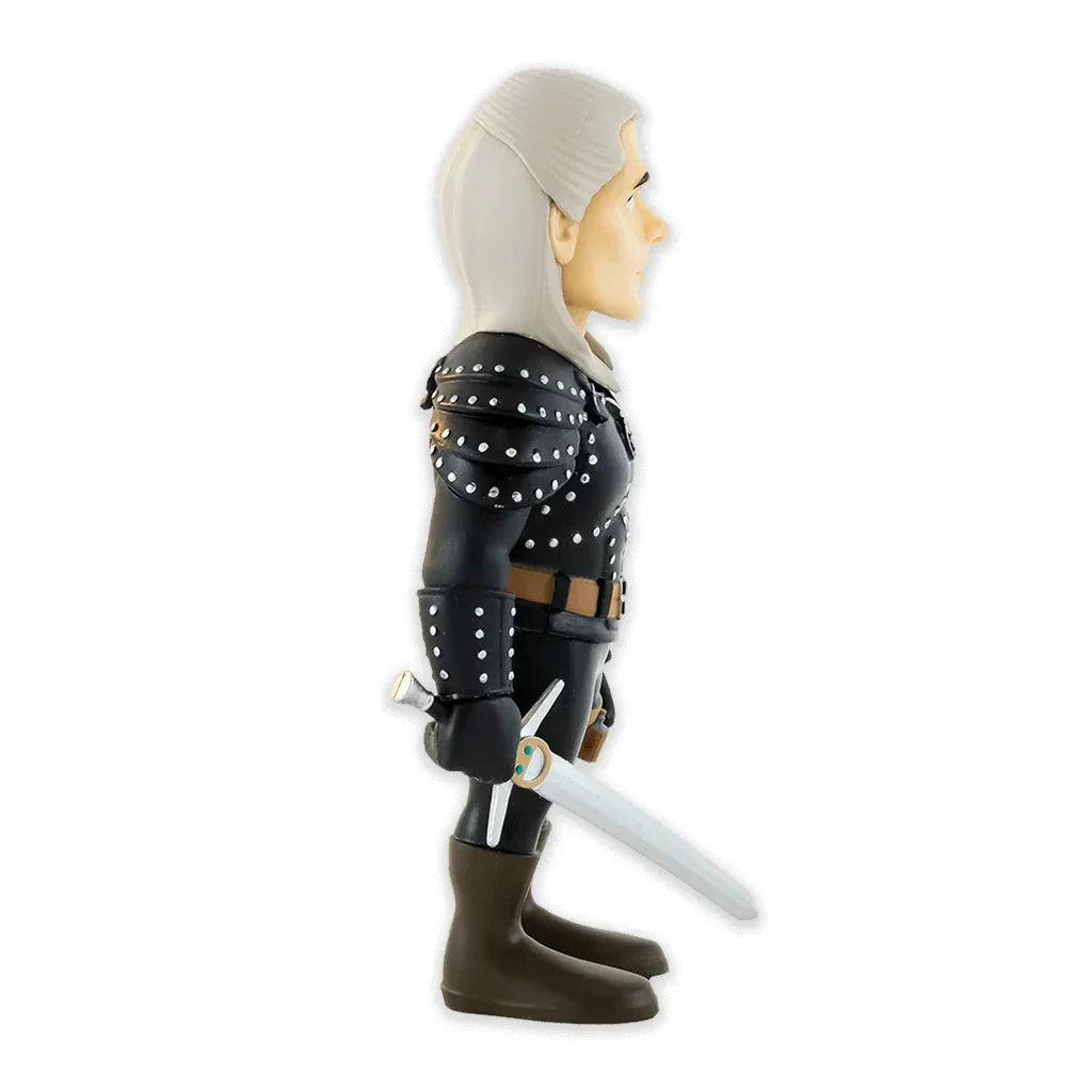 Sammelfigur von Geralt von Riva in Seitenansicht mit Schwert und schwarzer Rüstung