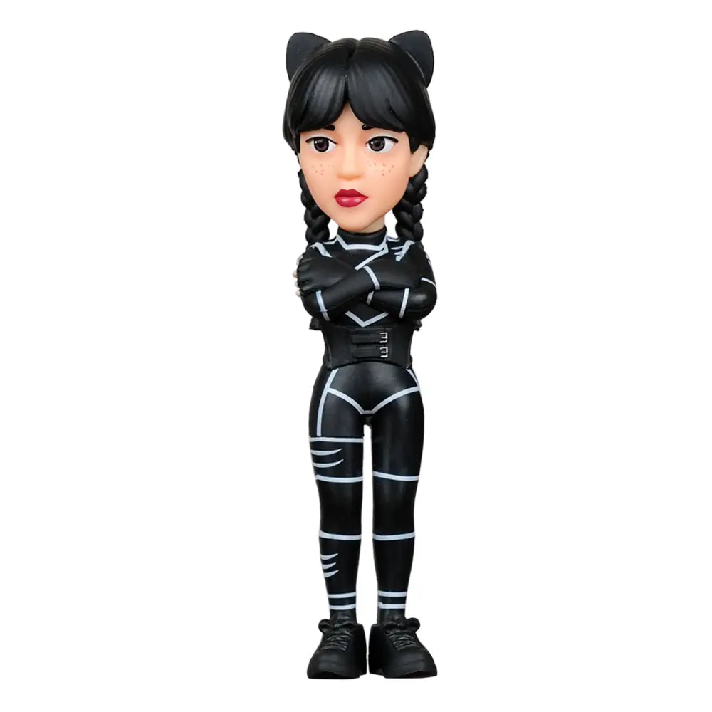 Wednesday Addams Figur mit Katzenohren und schwarzem Anzug