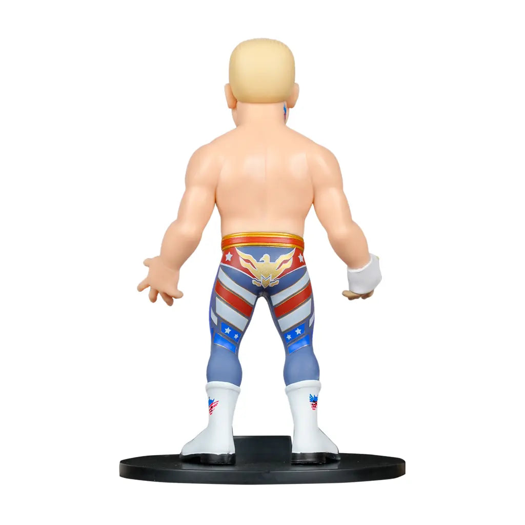 Rückansicht der Cody Rhodes Figur mit amerikanischer Flaggenhose und weißen Stiefeln