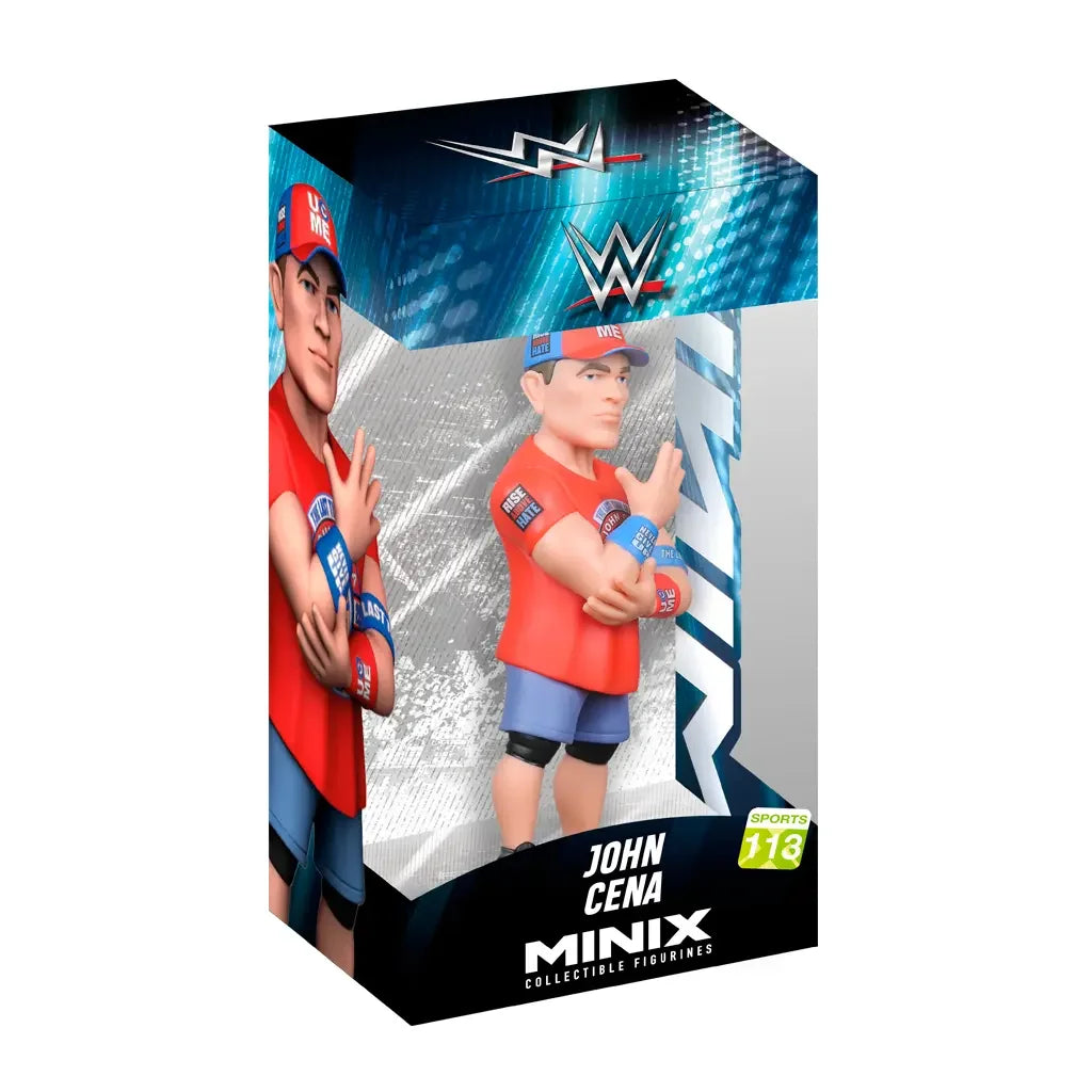 Minix Sammelfigur von John Cena in rotem Hemd und blauer Kappe