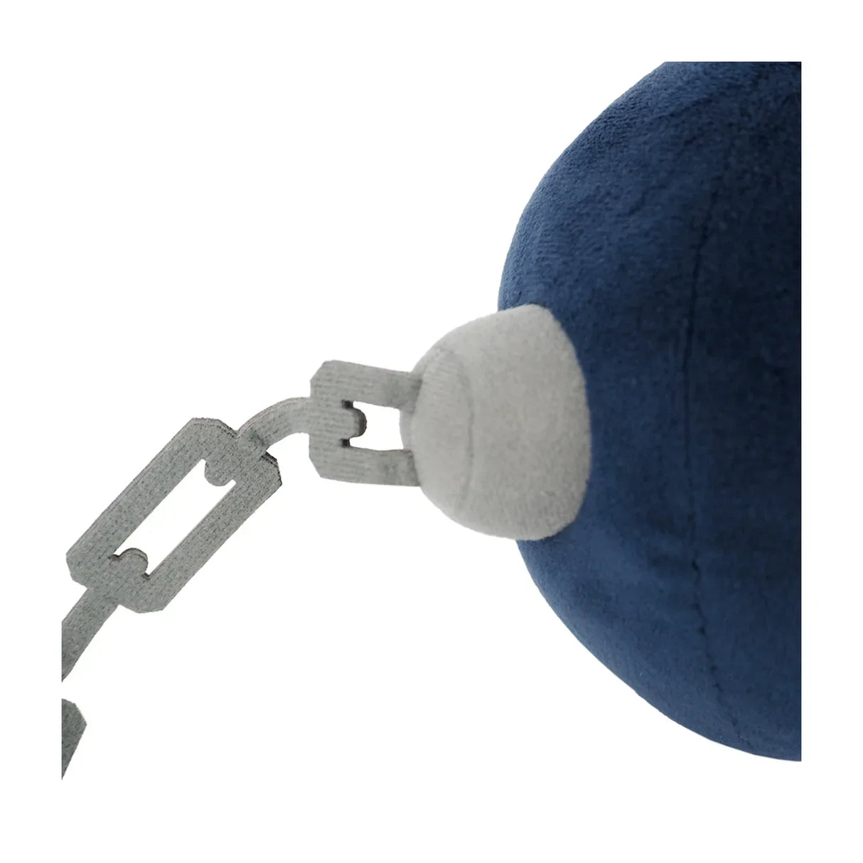 Blaue Plüschkugel mit grauer Kette