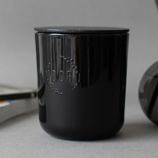 Schwarzes Kerzenglas mit Deckel und eingeprägtem Odoro Logo
