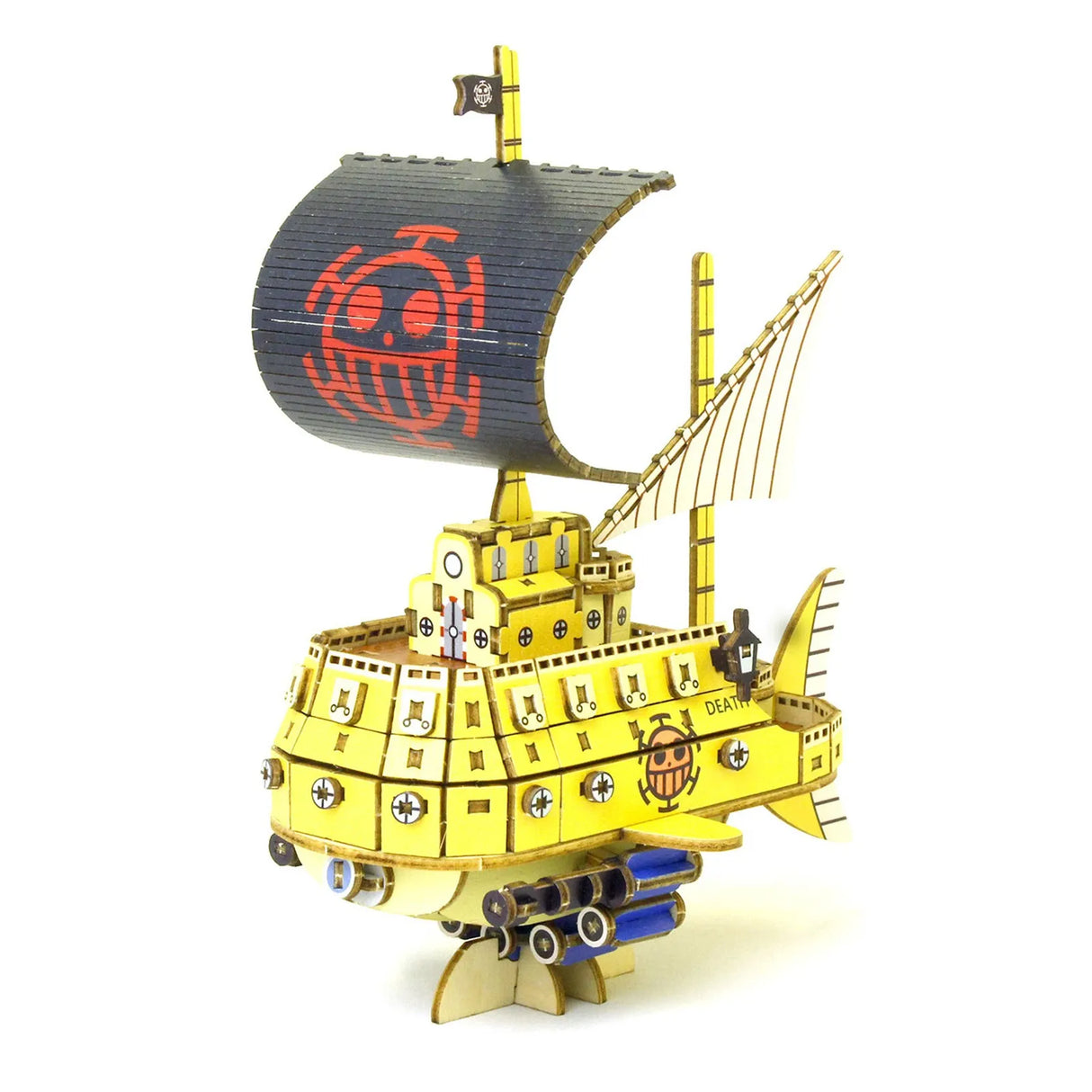 Gelbes U-Boot-Modell mit schwarzem Segel und rotem Totenkopf-Logo