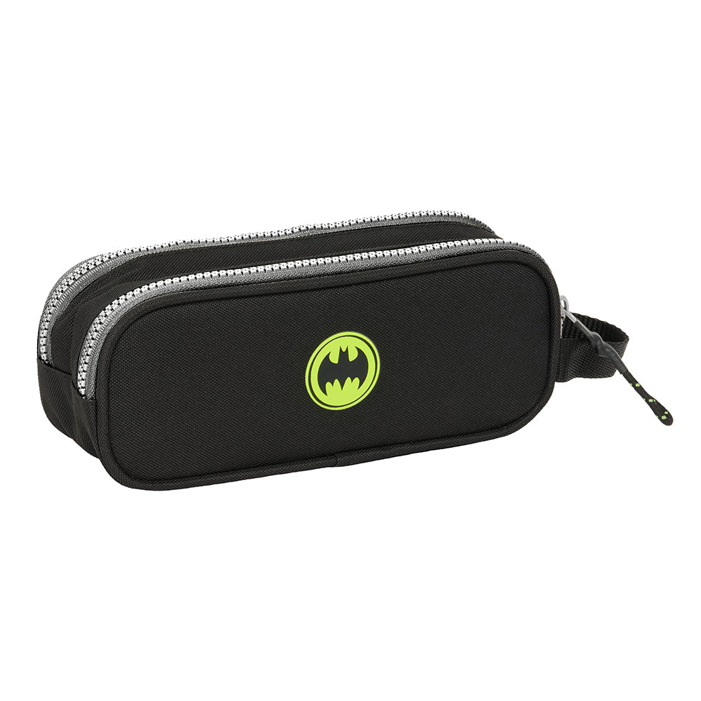 Schwarzes Federmäppchen mit zwei Reißverschlüssen und grünem Batman Logo