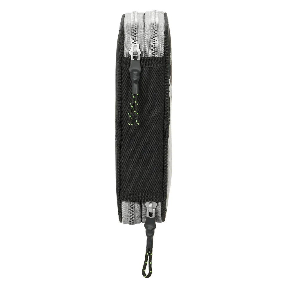 Schwarzes Etui mit zwei Reißverschlüssen und grünen Akzenten