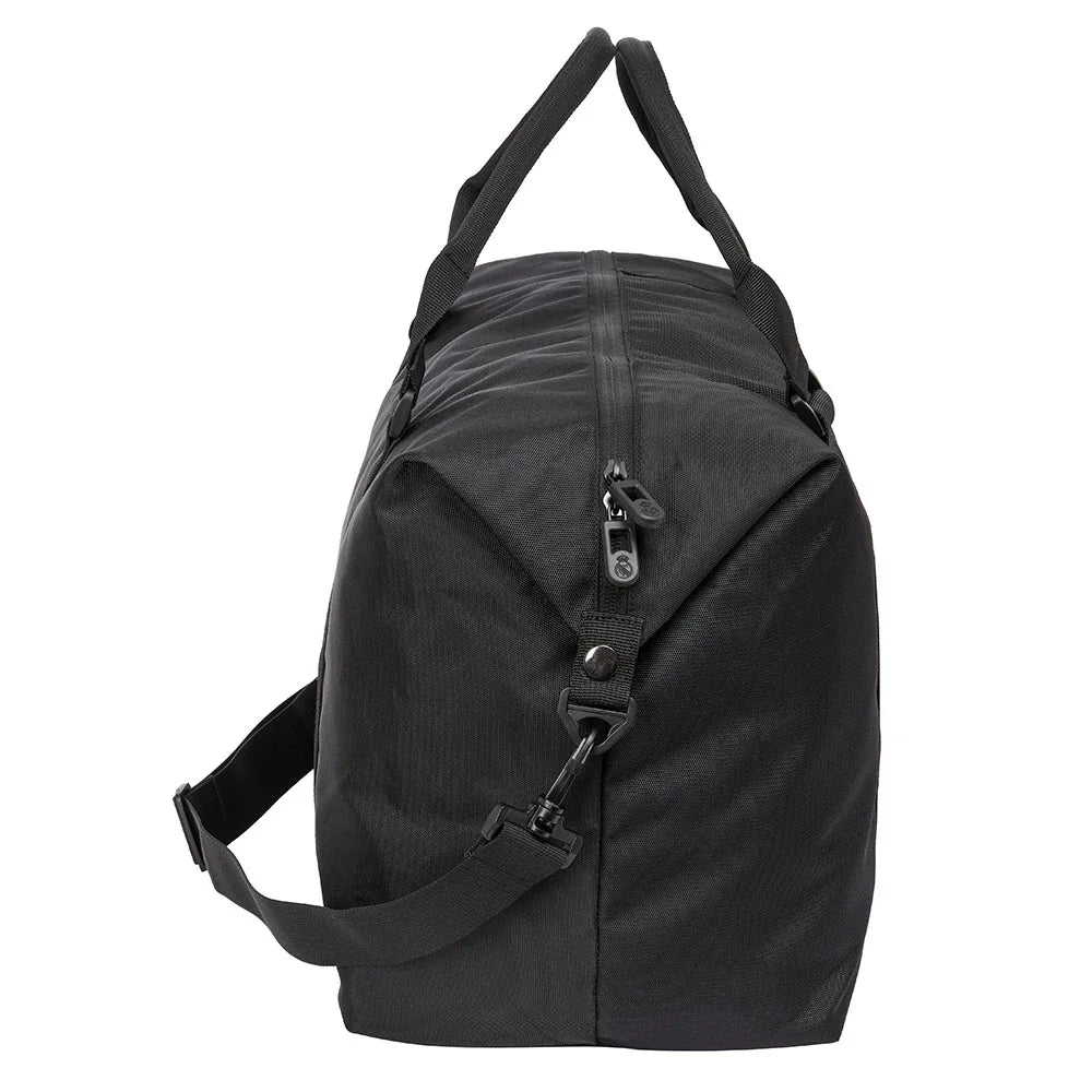 Schwarze Reisetasche mit Reißverschluss und Schultergurt