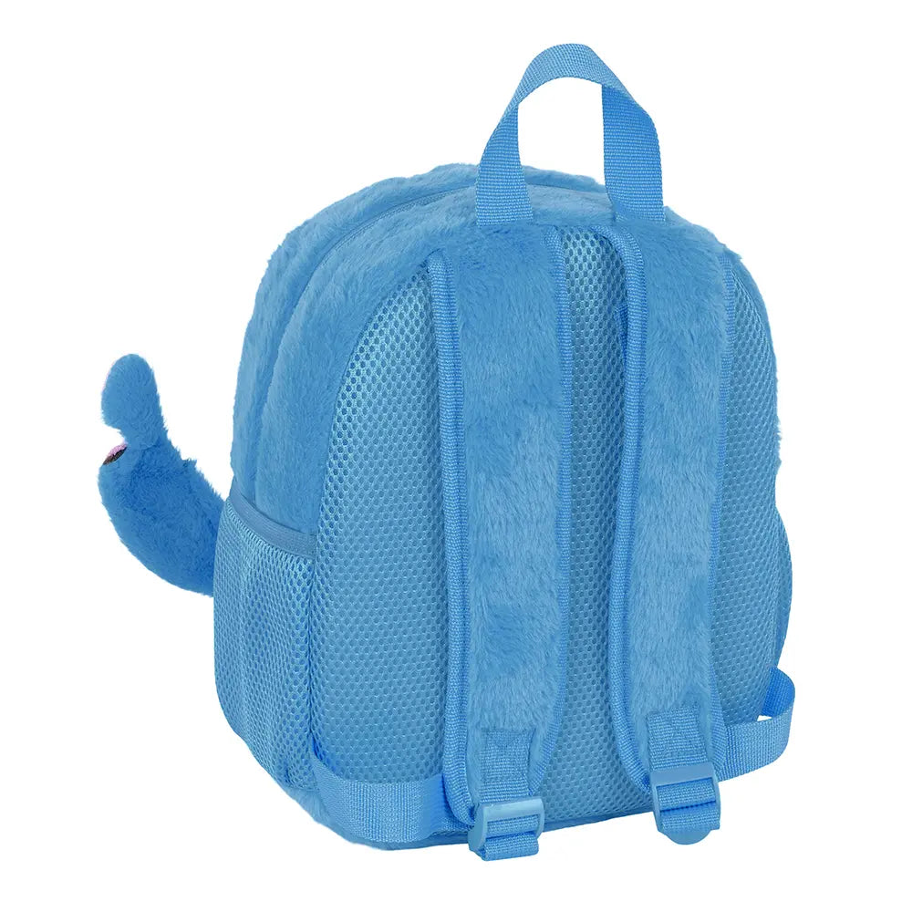 Rückseite des blauen Plüsch-Rucksacks mit verstellbaren Trägern und Netzstoff