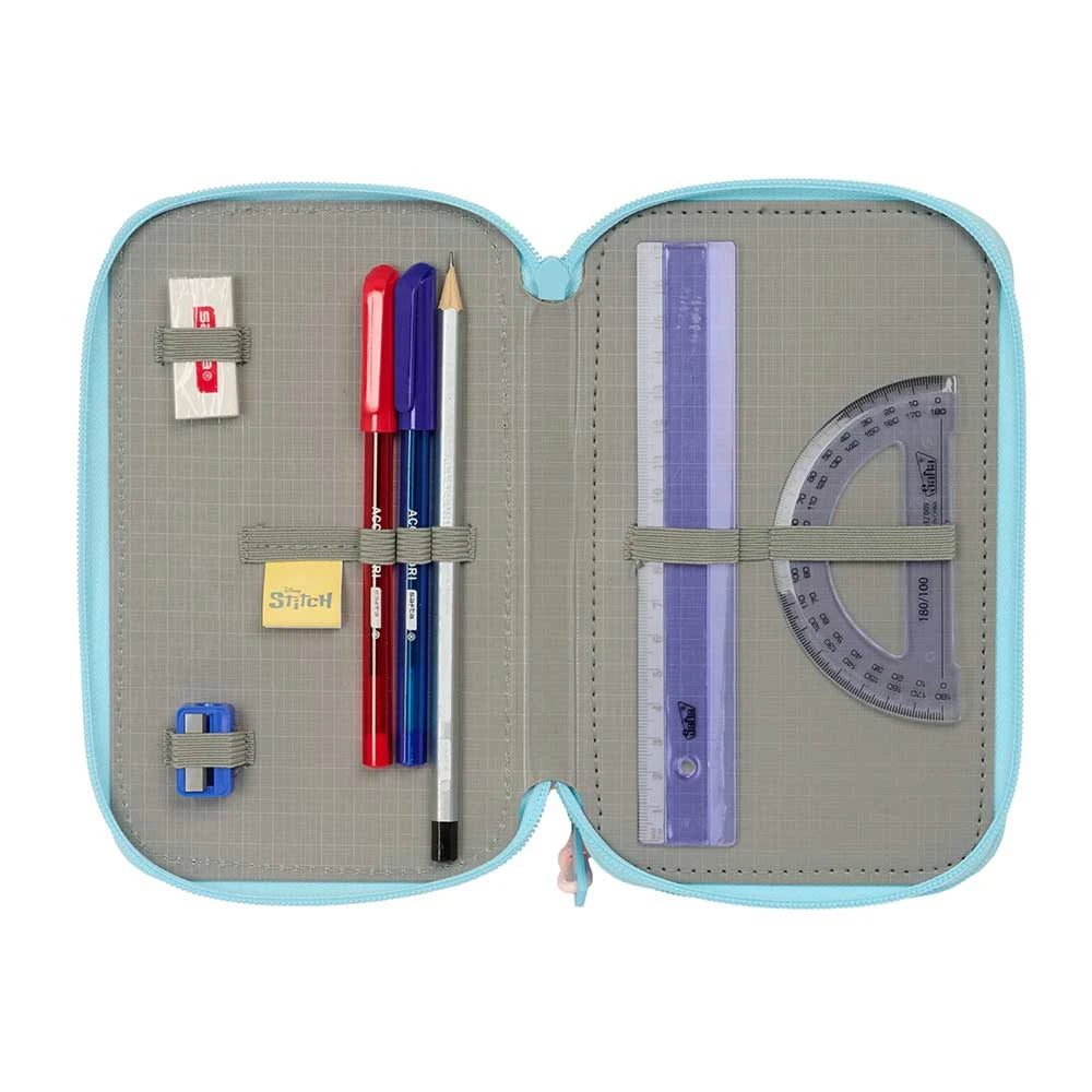 Offenes Federmäppchen mit Stiften, Radiergummi, Lineal und Winkelmesser