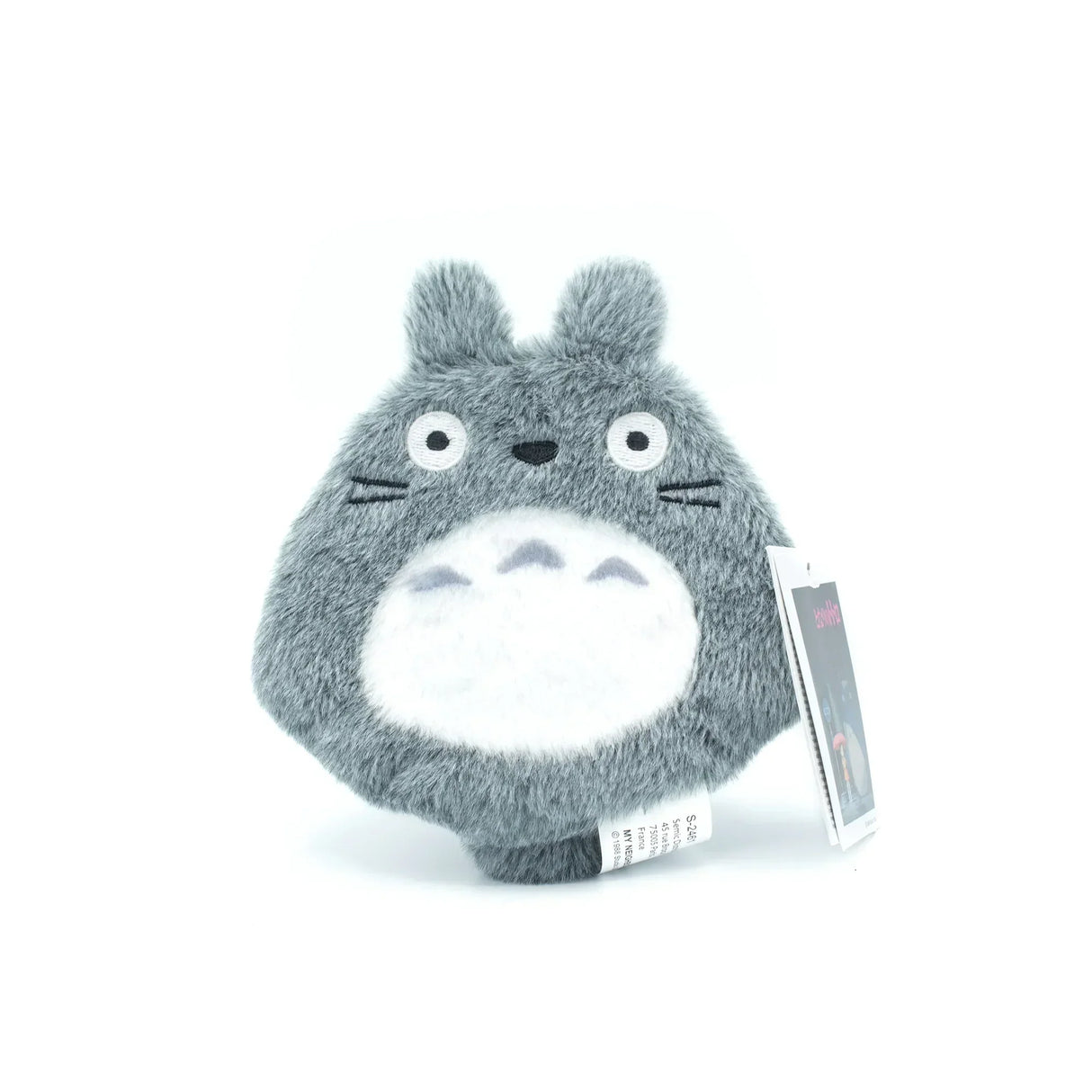 Graue Totoro Plueschfigur mit weissem Bauch und Produktetikett