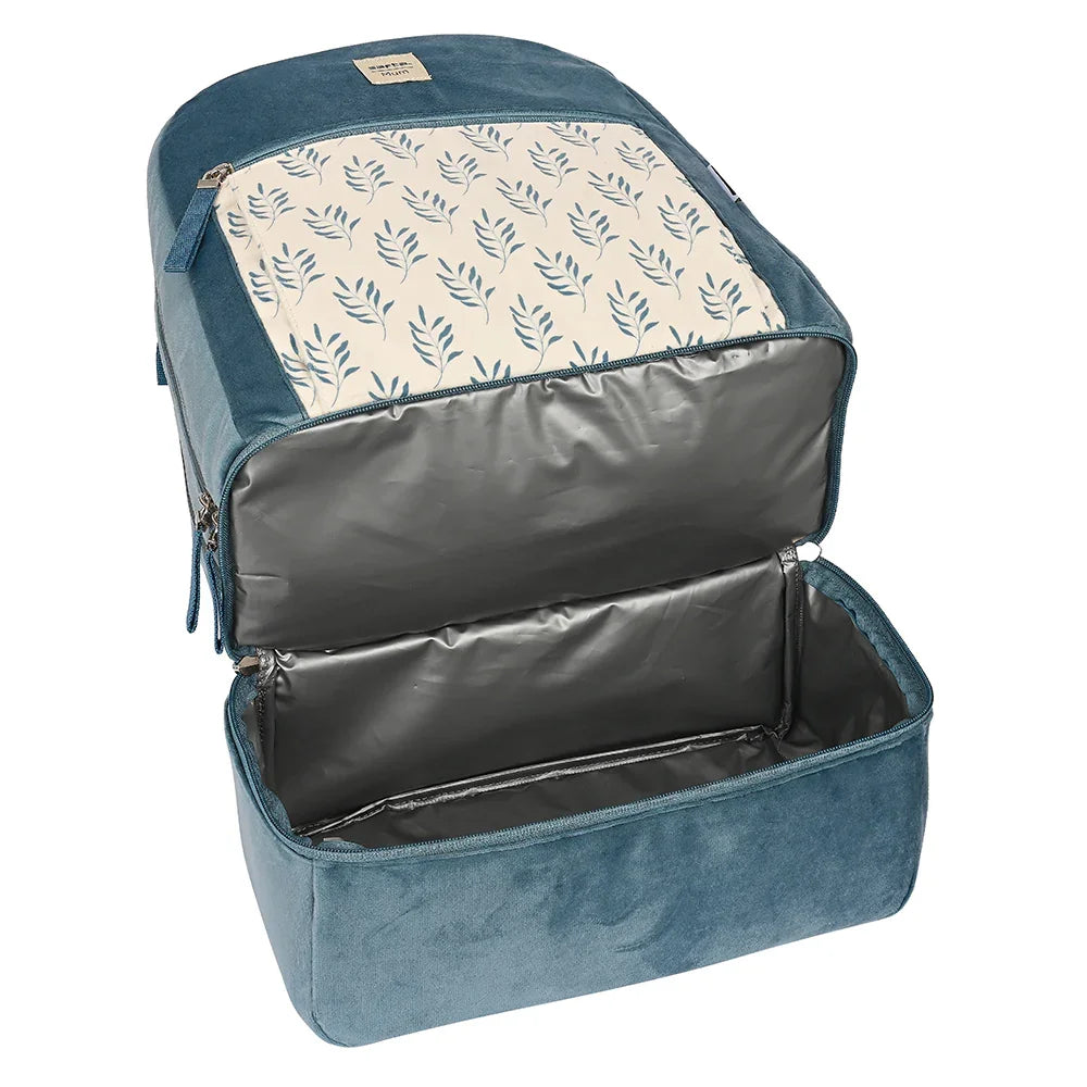 Offene blaue Kühltasche mit Blattmuster und isoliertem Innenraum
