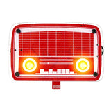 Rote Leiterplatte in Form eines Oldtimer Kühlergrills mit zwei leuchtenden gelben LED Scheinwerfern