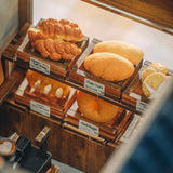 Ikseong-dong Hanok Salt Bread Bakery - Miniaturhaus