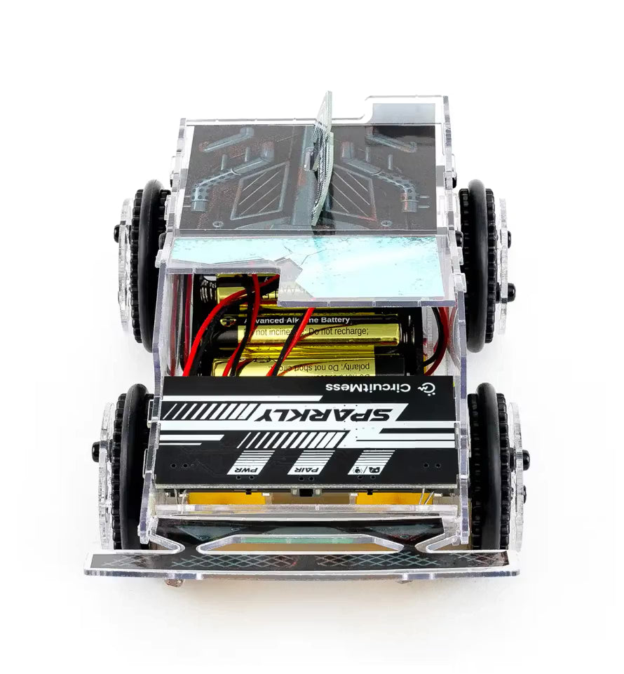 Frontalansicht des CircuitMess Sparkly Roboterautos mit vier grossen Rädern