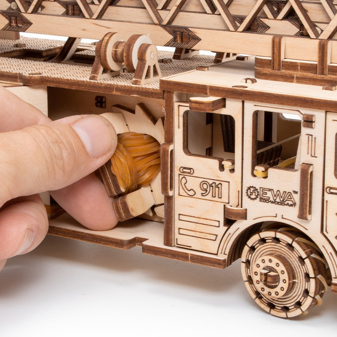 Camion de pompiers - Kit de construction en bois 3D