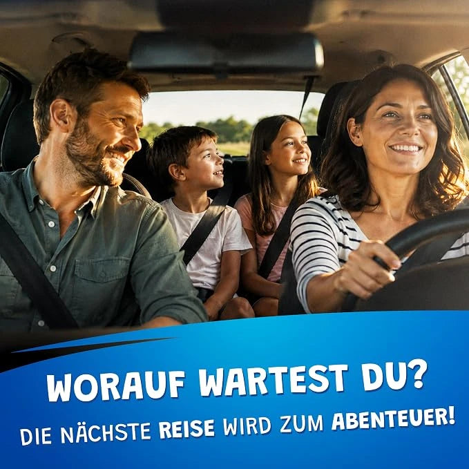 Lächelnde Familie mit zwei Kindern im Auto, Text "Worauf wartest du? Die nächste Reise wird zum Abenteuer!".