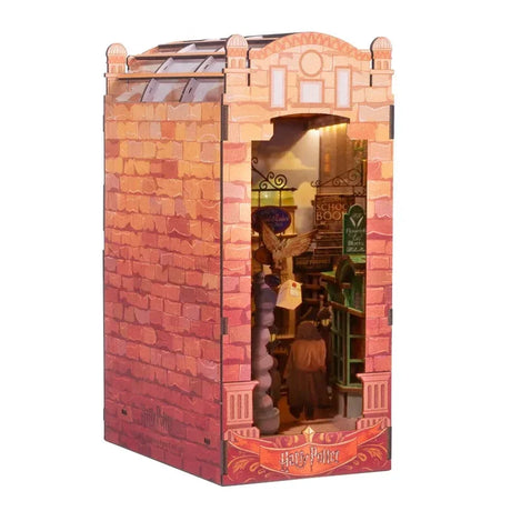 CRAFTHUB Harry Potter - Die Winkelgasse - Book Nook CH-HPWG-BN