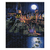 Harry Potter Bootsfahrt über den Schwarzen See Diamond Painting mit beleuchtetem Schloss Hogwarts bei Nacht und Vollmond