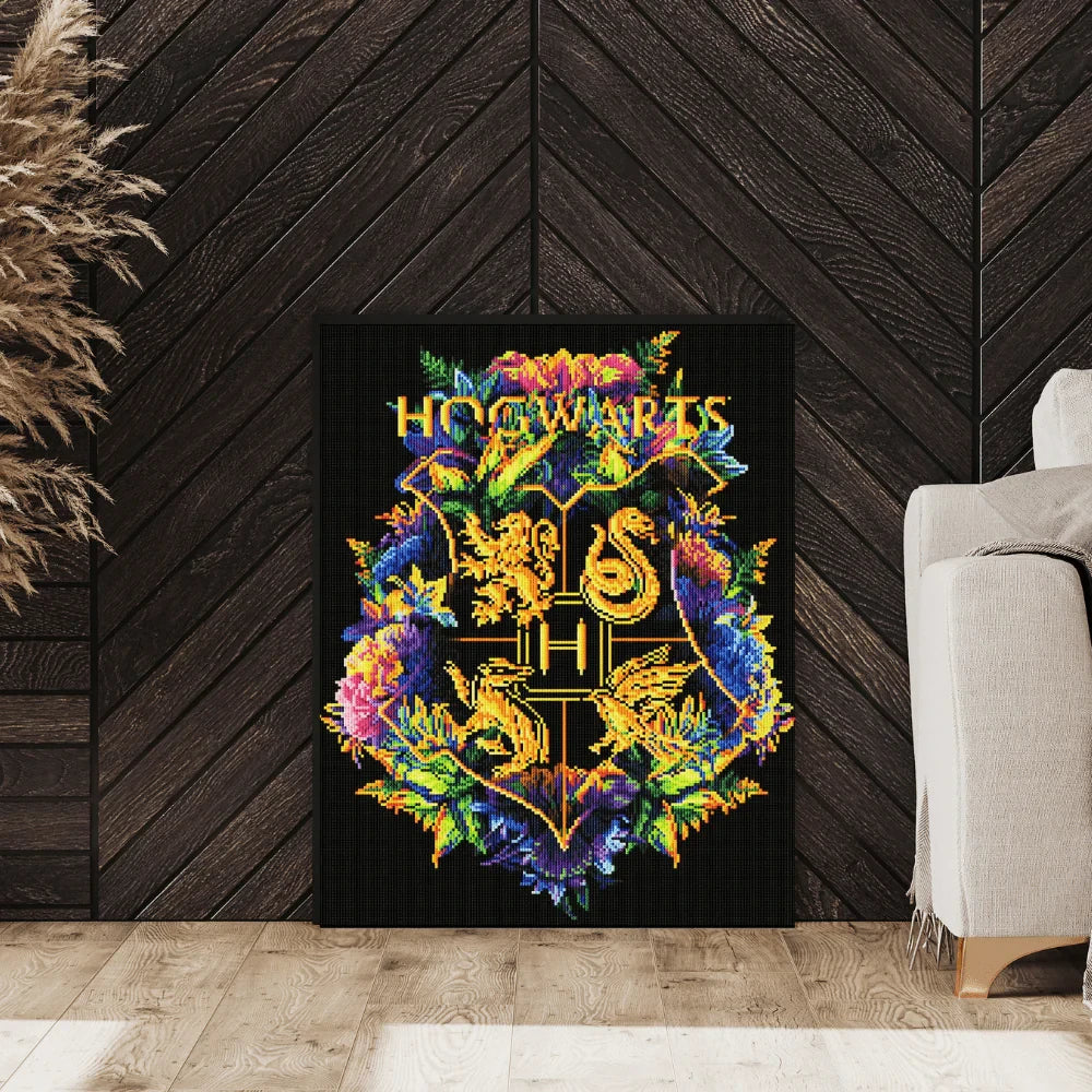Harry Potter Hogwarts Wappen Diamond Painting fertig gerahmt als Wanddekoration im Wohnzimmer