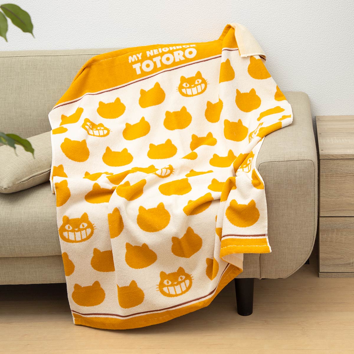 Mon Voisin Totoro « Chat-bus » (115 x 85 cm) - Couverture douillette