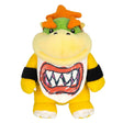 Plüschfigur von Bowser Jr mit Lätzchen und orangefarbenen Haaren