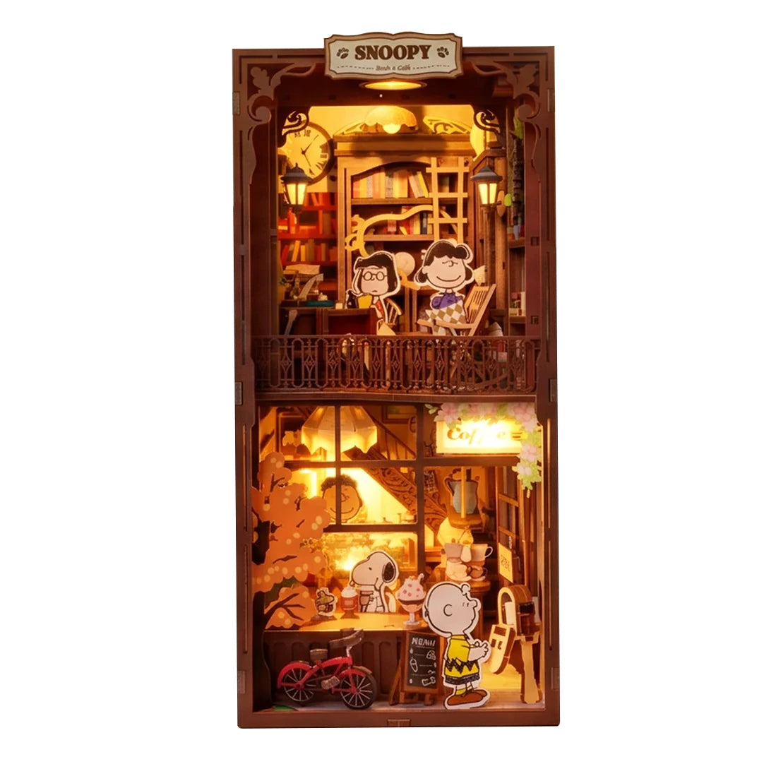 Peanuts - Snoopy - Book Nook
