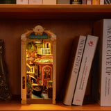 Romantic Venice - Book Nook