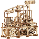 Mechanisches Holzmodell einer Dampfmaschine mit Zahnrädern und Hebeln